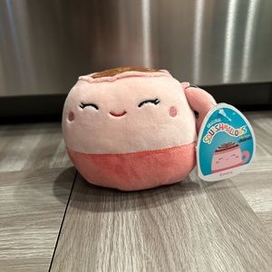Squishmallow- Hot CoCo Emery